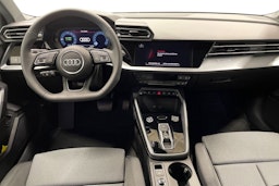 Valkoinen Audi A3 2025 kuva 7.