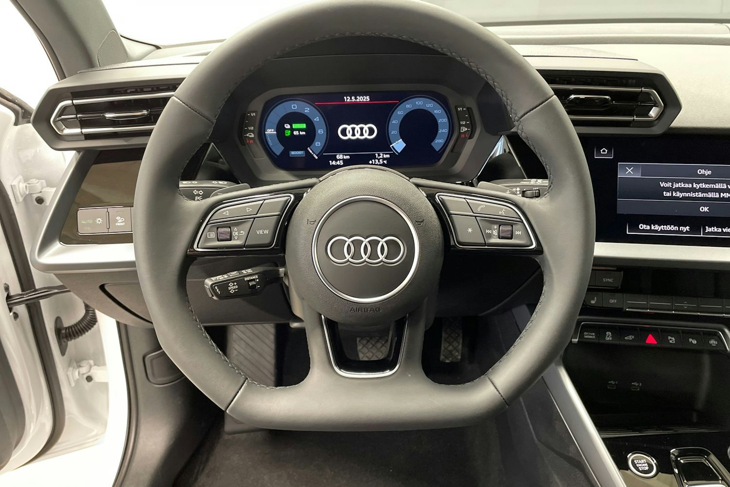 Valkoinen Audi A3 2025 kuva 11.