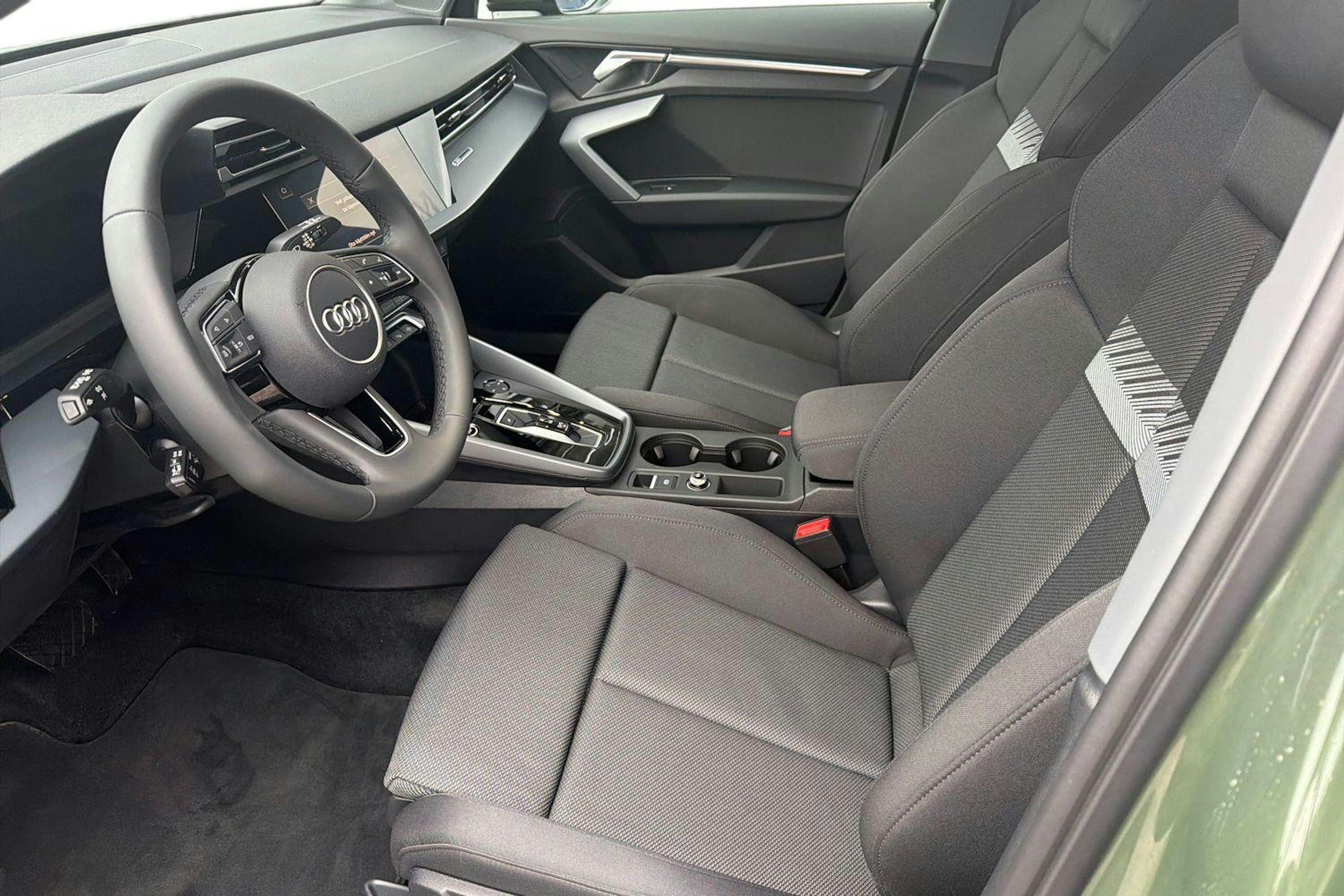 Vihreä Audi A3 2026 kuva 6.