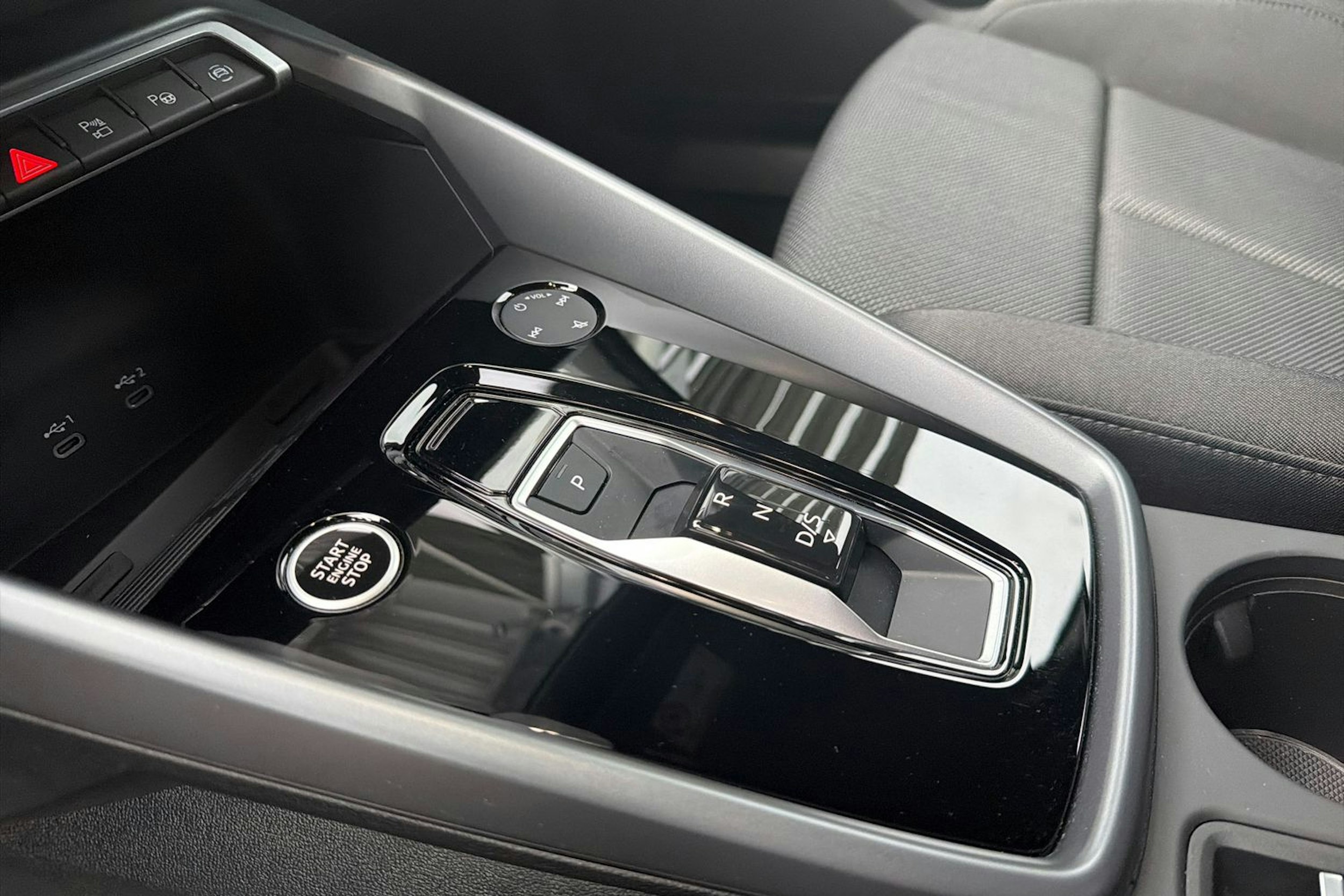 Vihreä Audi A3 2026 kuva 12.