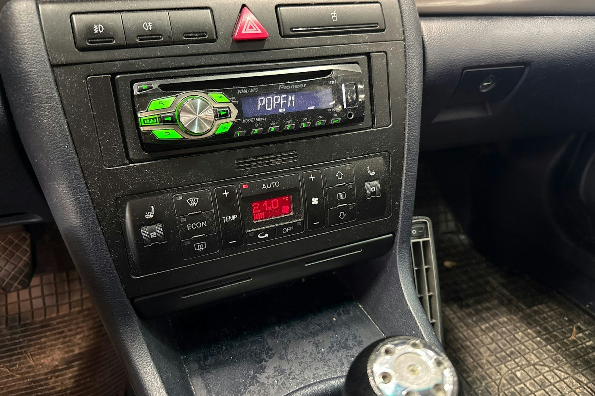 harmaa Audi A4 2000 kuva 19.