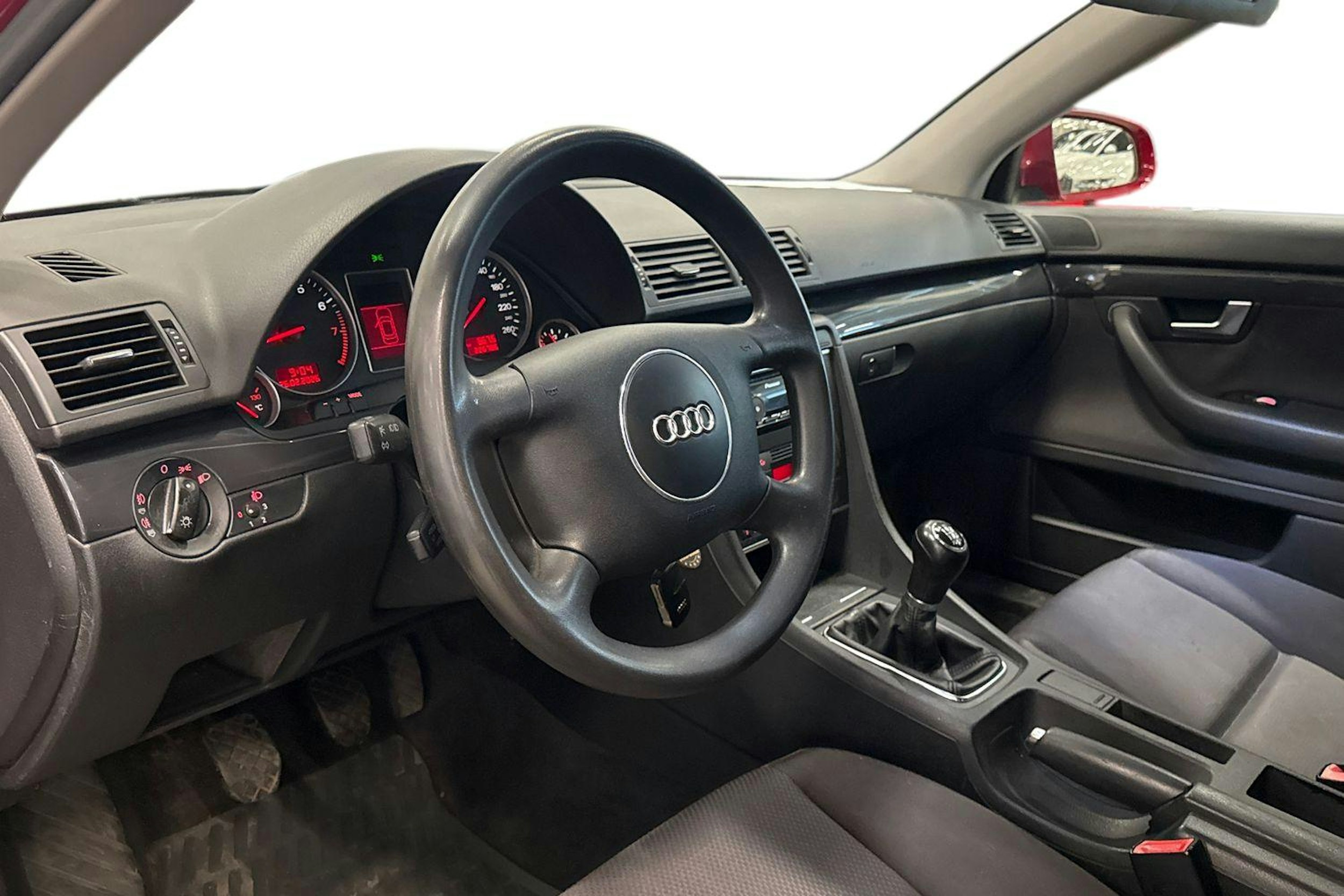punainen Audi A4 2001 kuva 7.