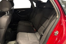 punainen Audi A4 2001 kuva 10.