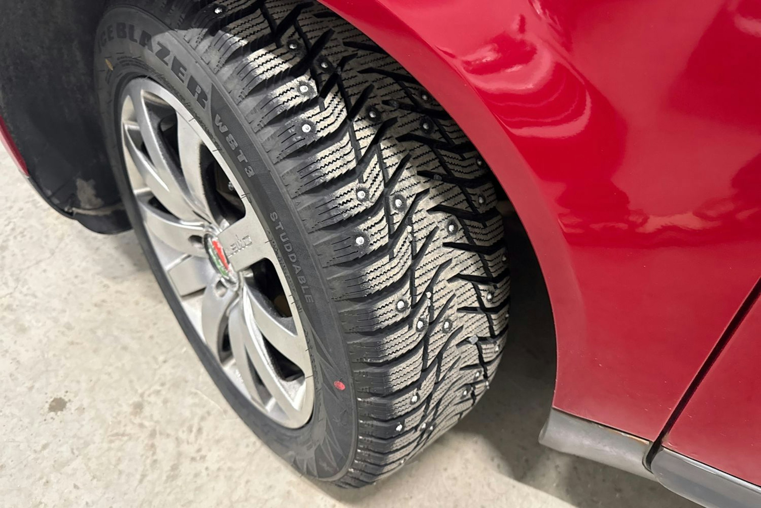 punainen Audi A4 2001 kuva 13.