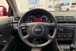 punainen Audi A4 2001 kuva 14.