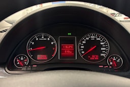 punainen Audi A4 2001 kuva 15.