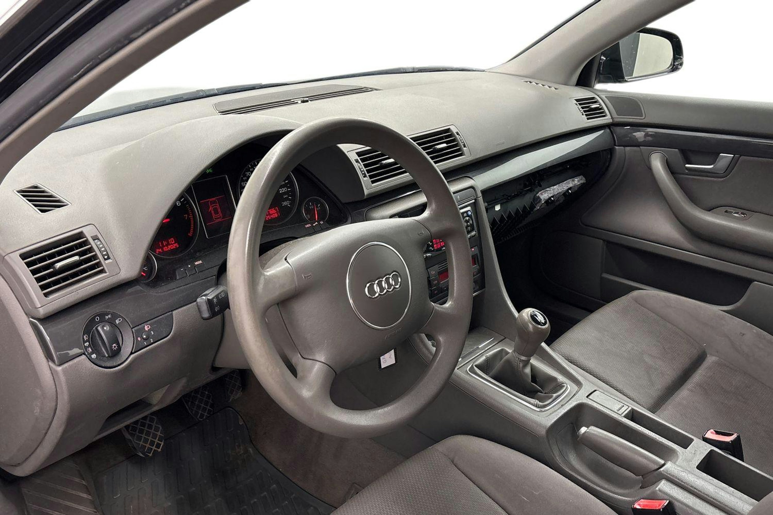 Musta Audi A4 2002 kuva 6.