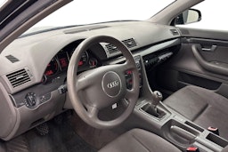 Musta Audi A4 2002 kuva 6.