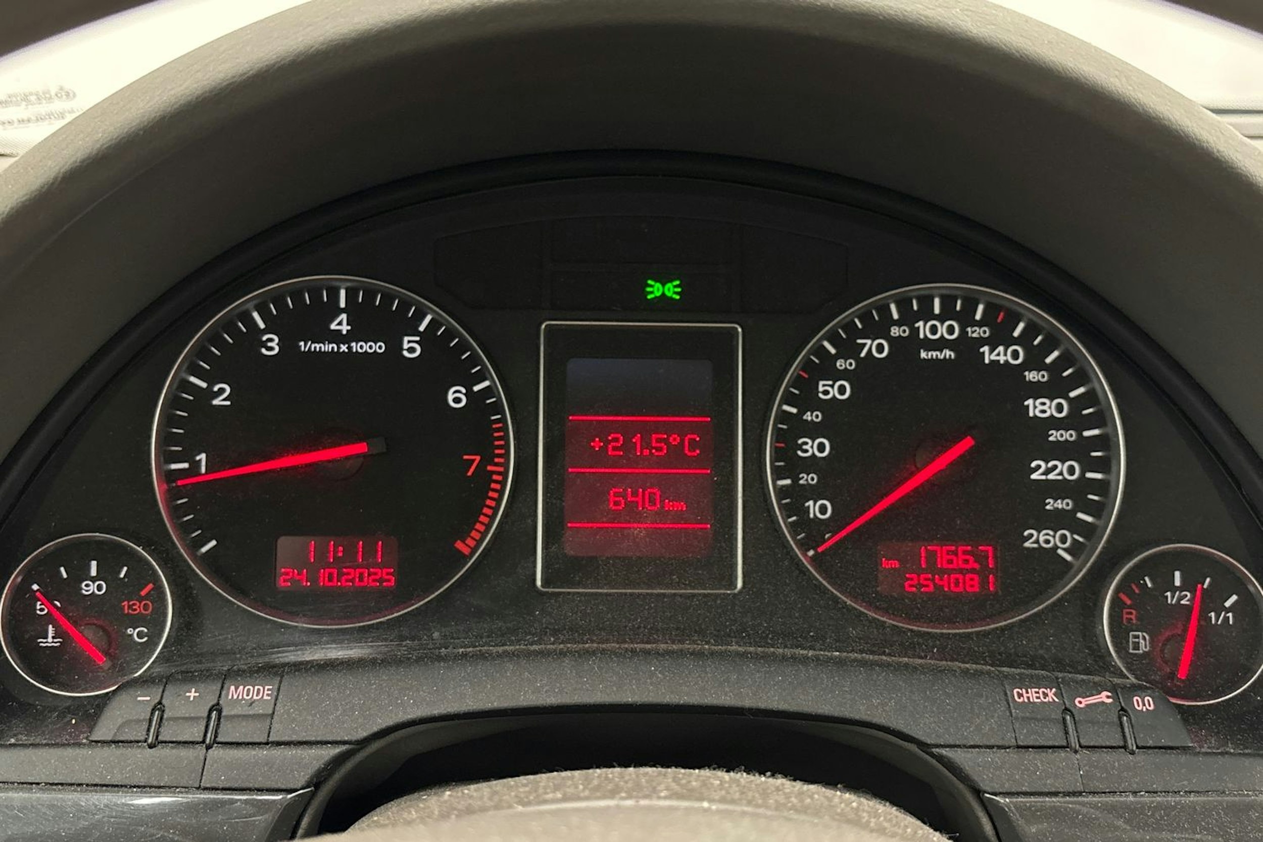 Musta Audi A4 2002 kuva 13.