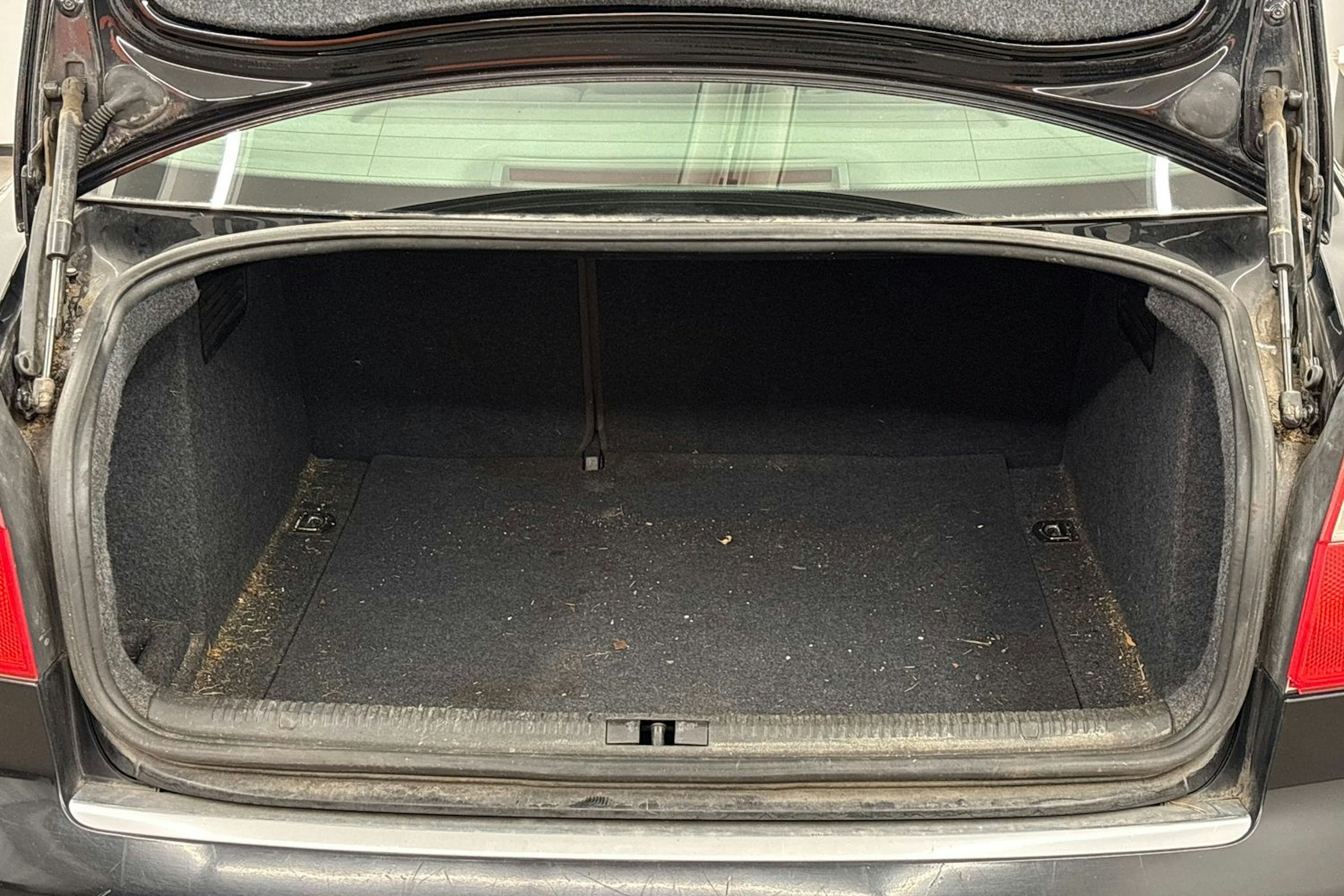 Musta Audi A4 2002 kuva 17.