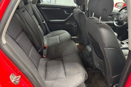 Punainen Audi A4 2004 kuva 11.