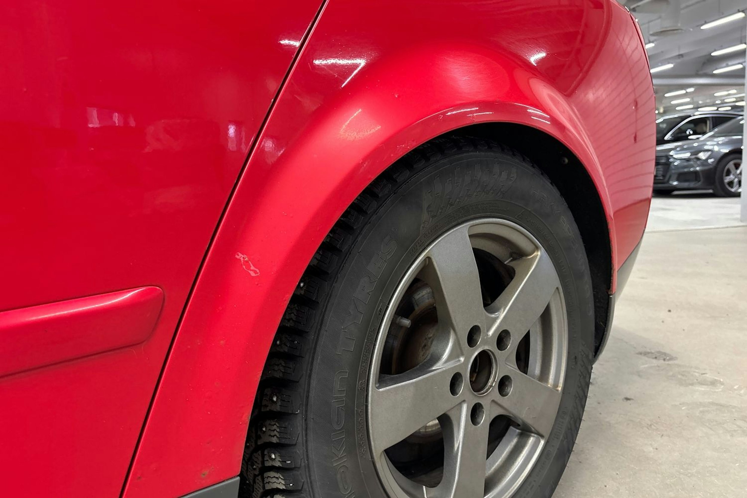 Punainen Audi A4 2004 kuva 17.