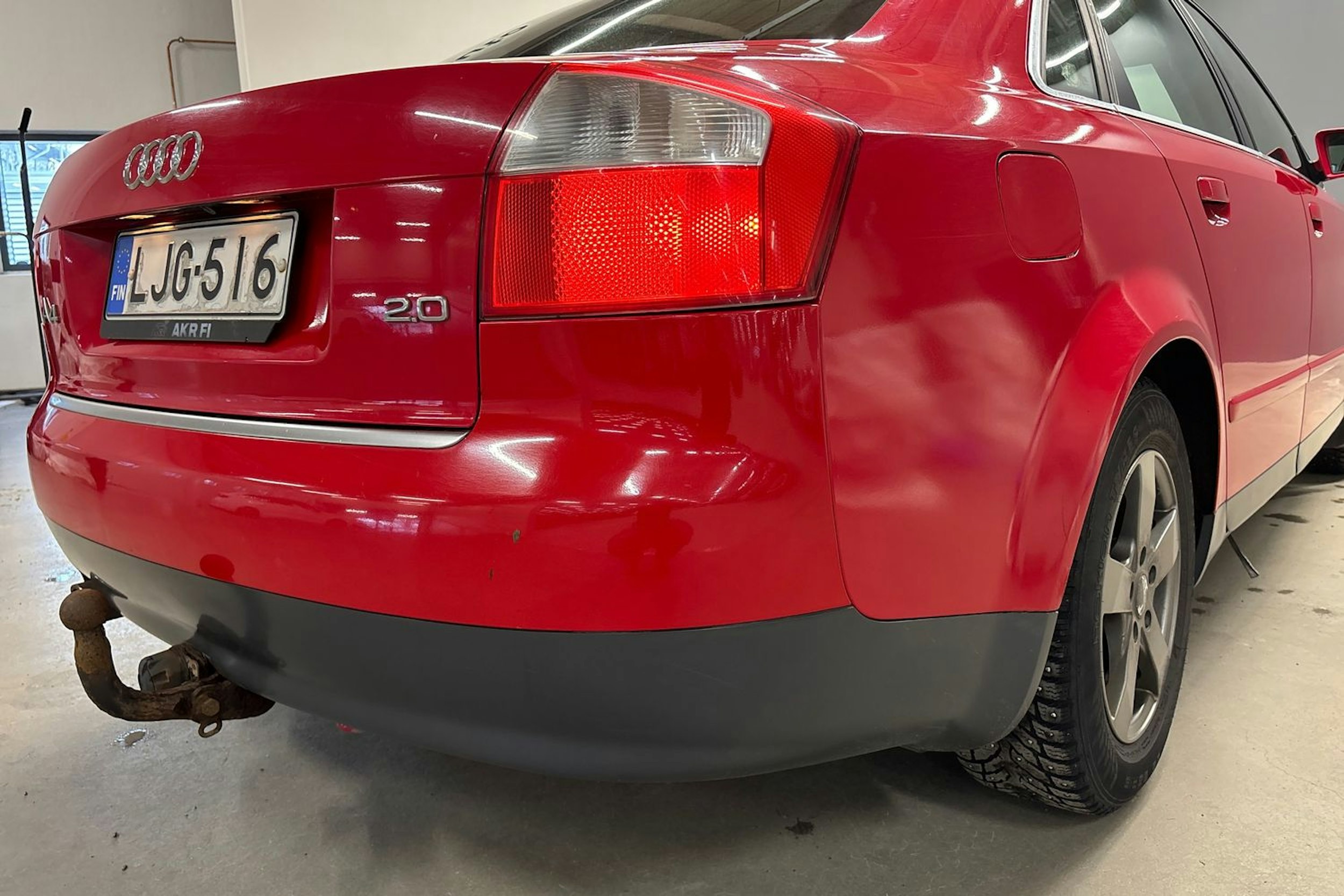 Punainen Audi A4 2004 kuva 25.