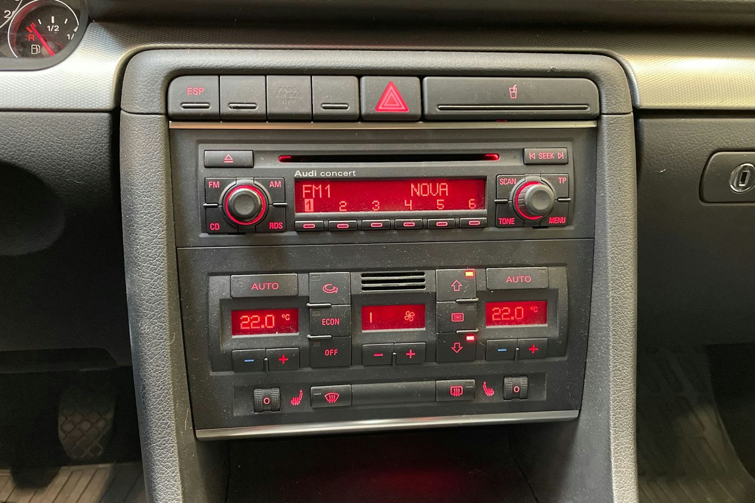 hopea Audi A4 2004 kuva 13.