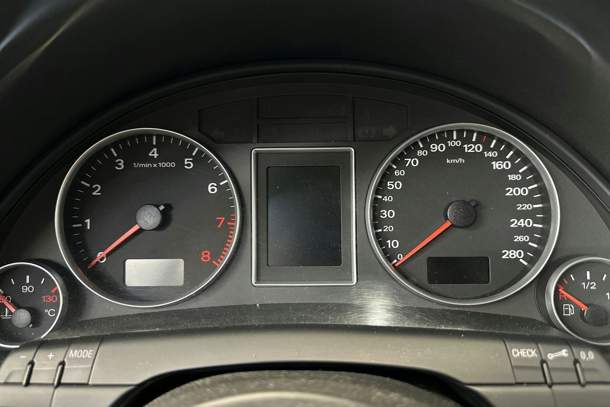sininen Audi A4 2005 kuva 14.