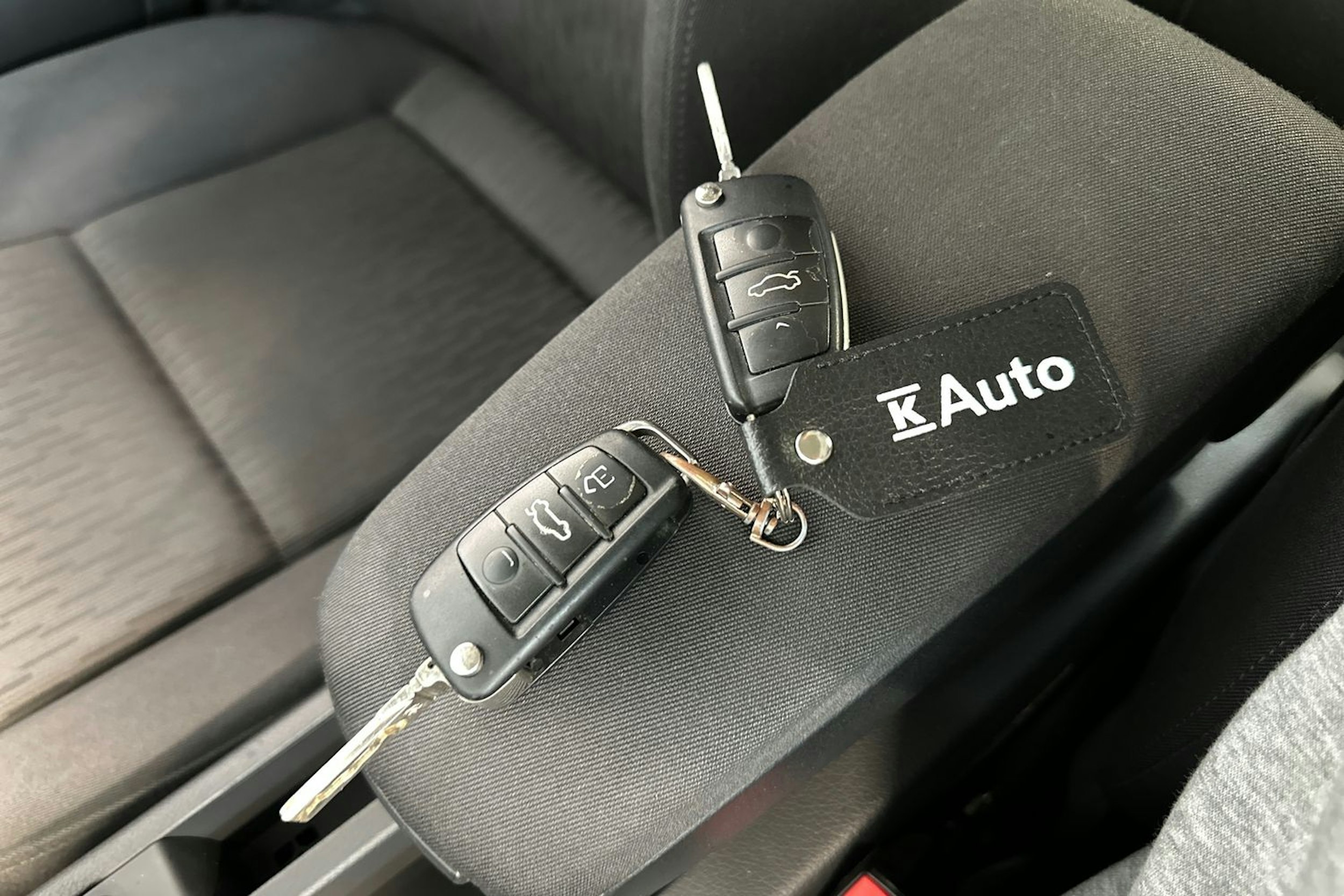 sininen Audi A4 2005 kuva 17.