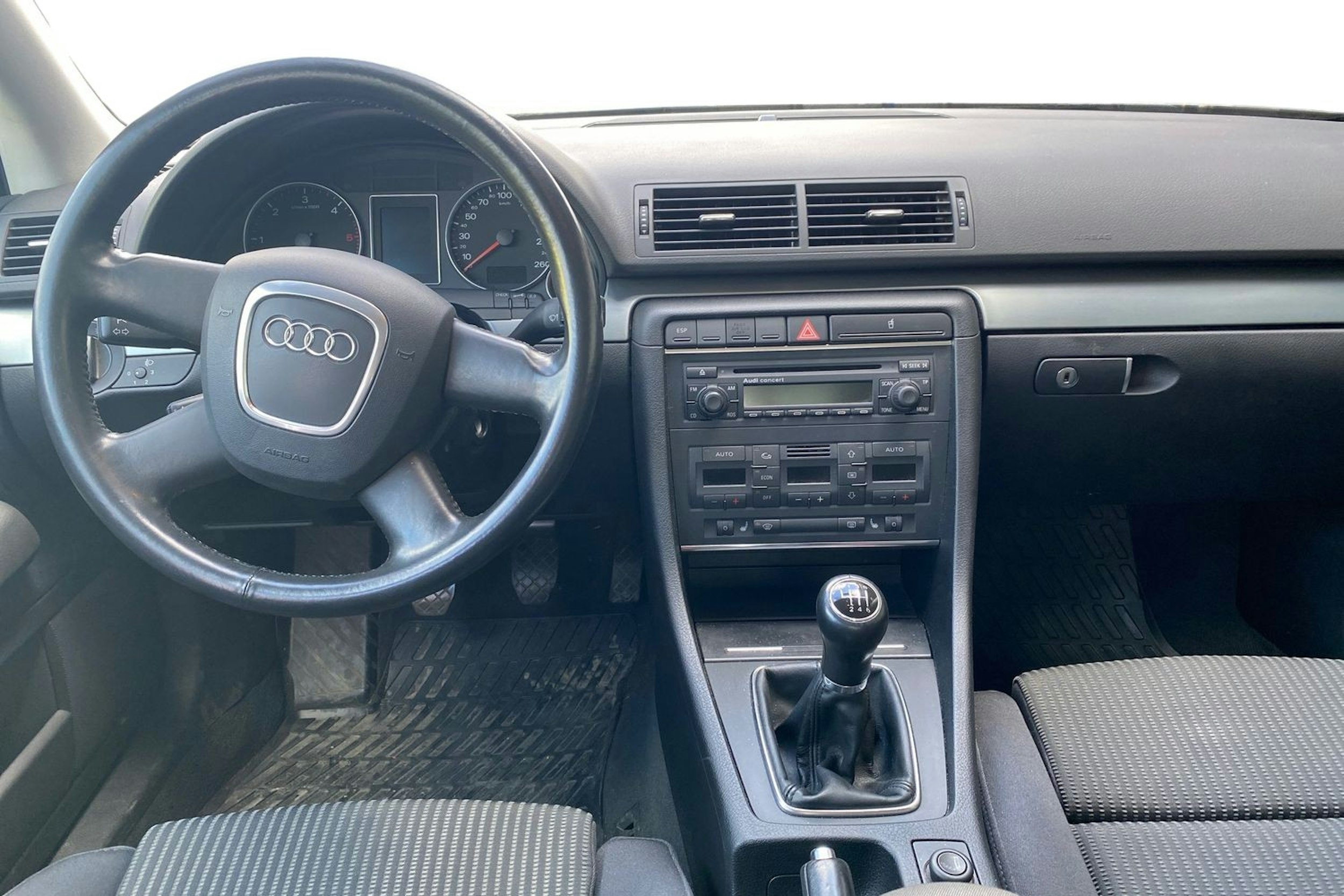 Sininen Audi A4 2005 kuva 9.