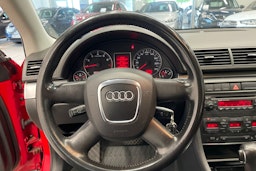 punainen Audi A4 2005 kuva 14.