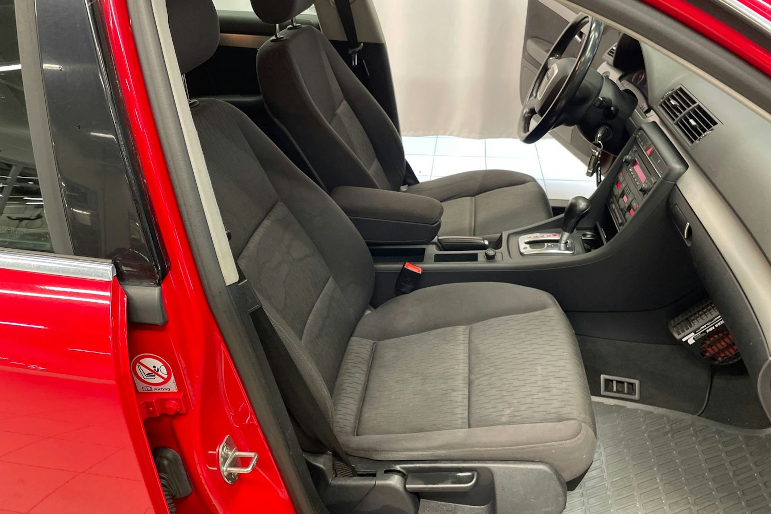 punainen Audi A4 2005 kuva 22.