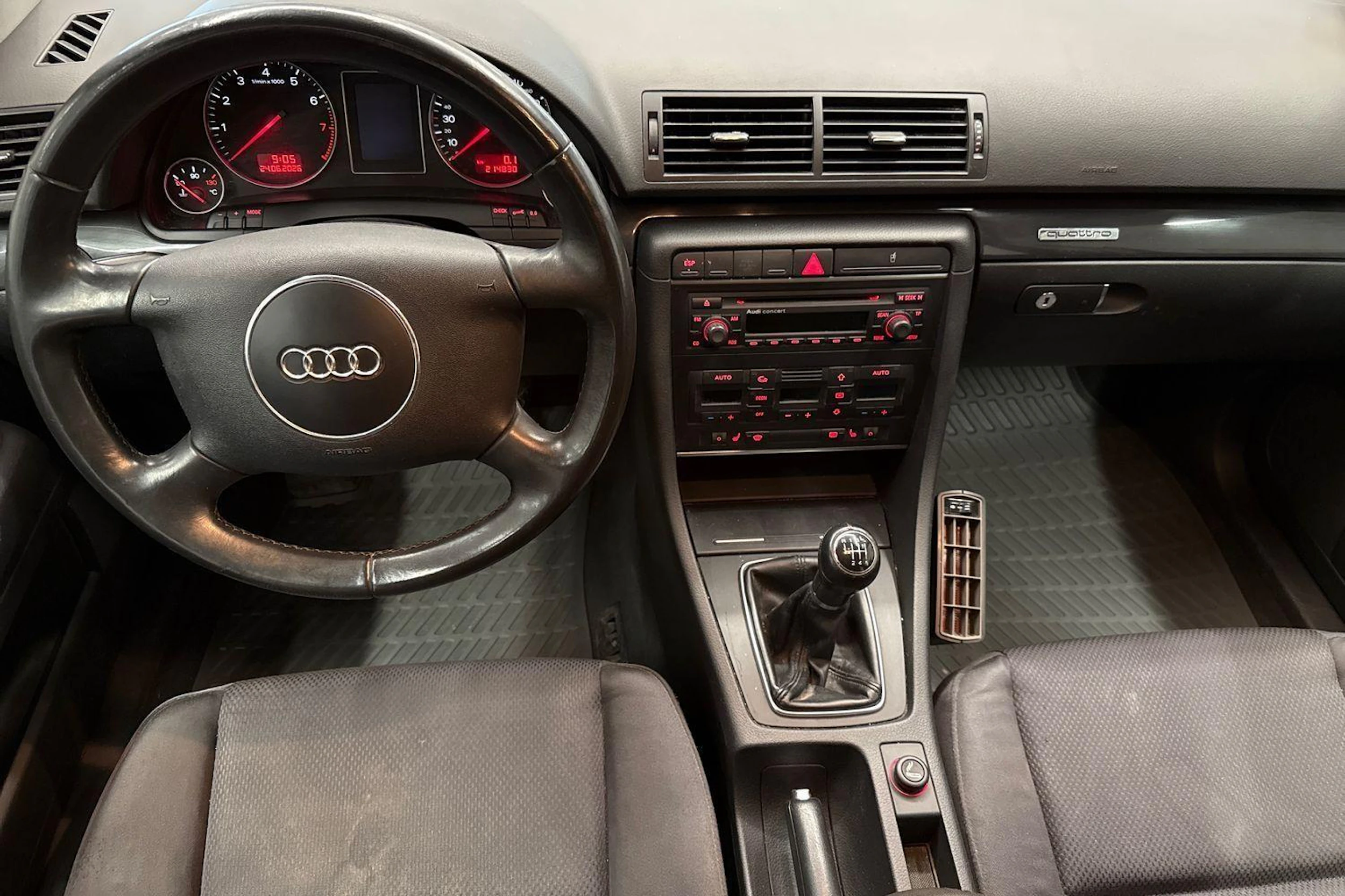 punainen Audi A4 2005 kuva 7.