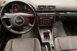 punainen Audi A4 2005 kuva 7.