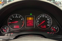 punainen Audi A4 2005 kuva 13.