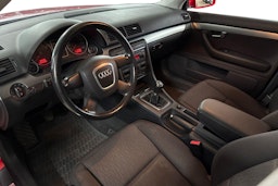 punainen Audi A4 2005 kuva 3.