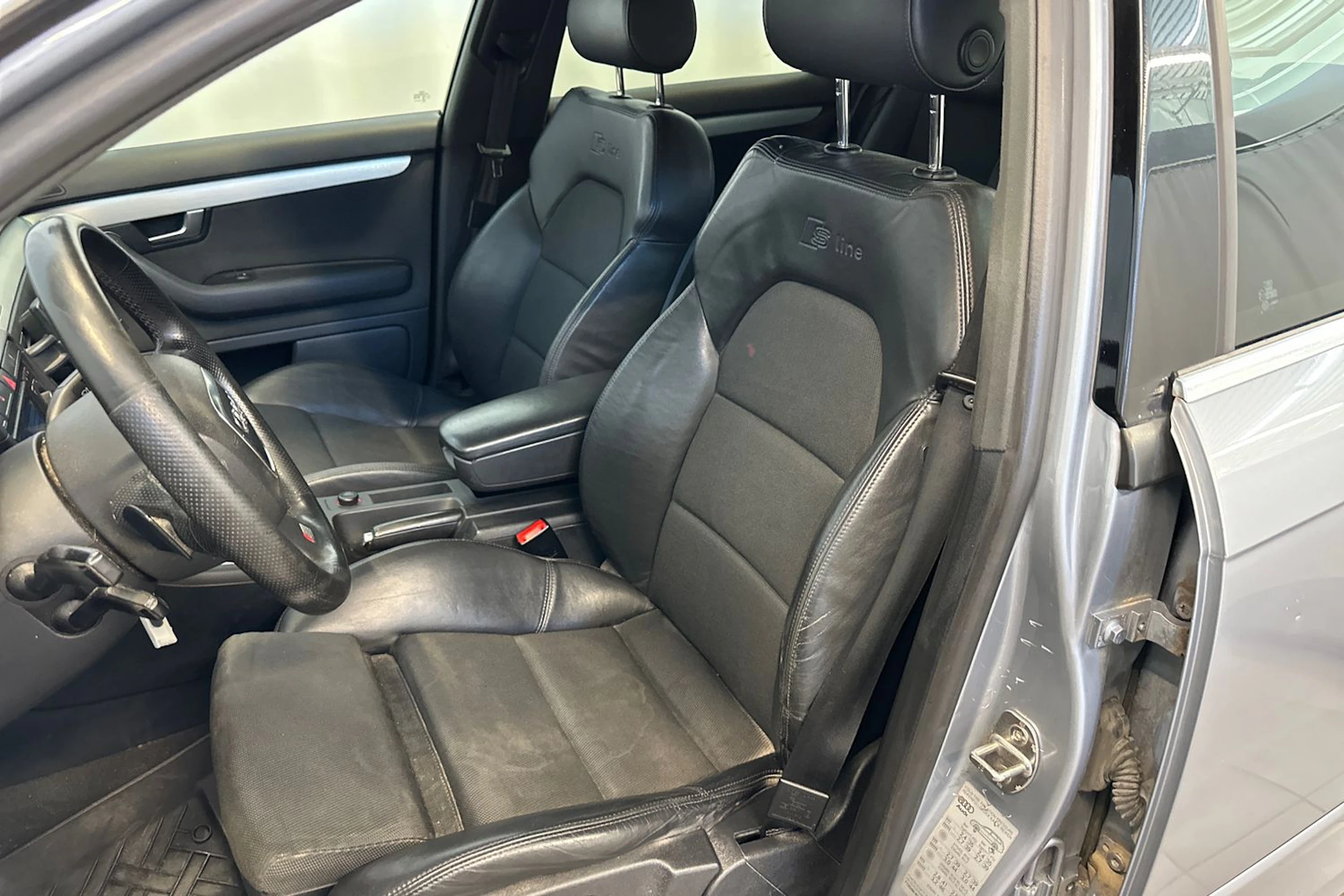 harmaa Audi A4 2005 kuva 16.