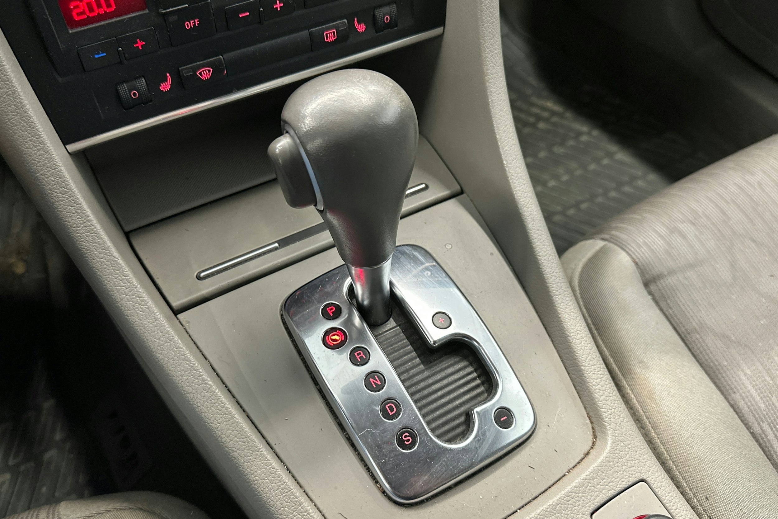 metalli ruskea Audi A4 2005 kuva 22.
