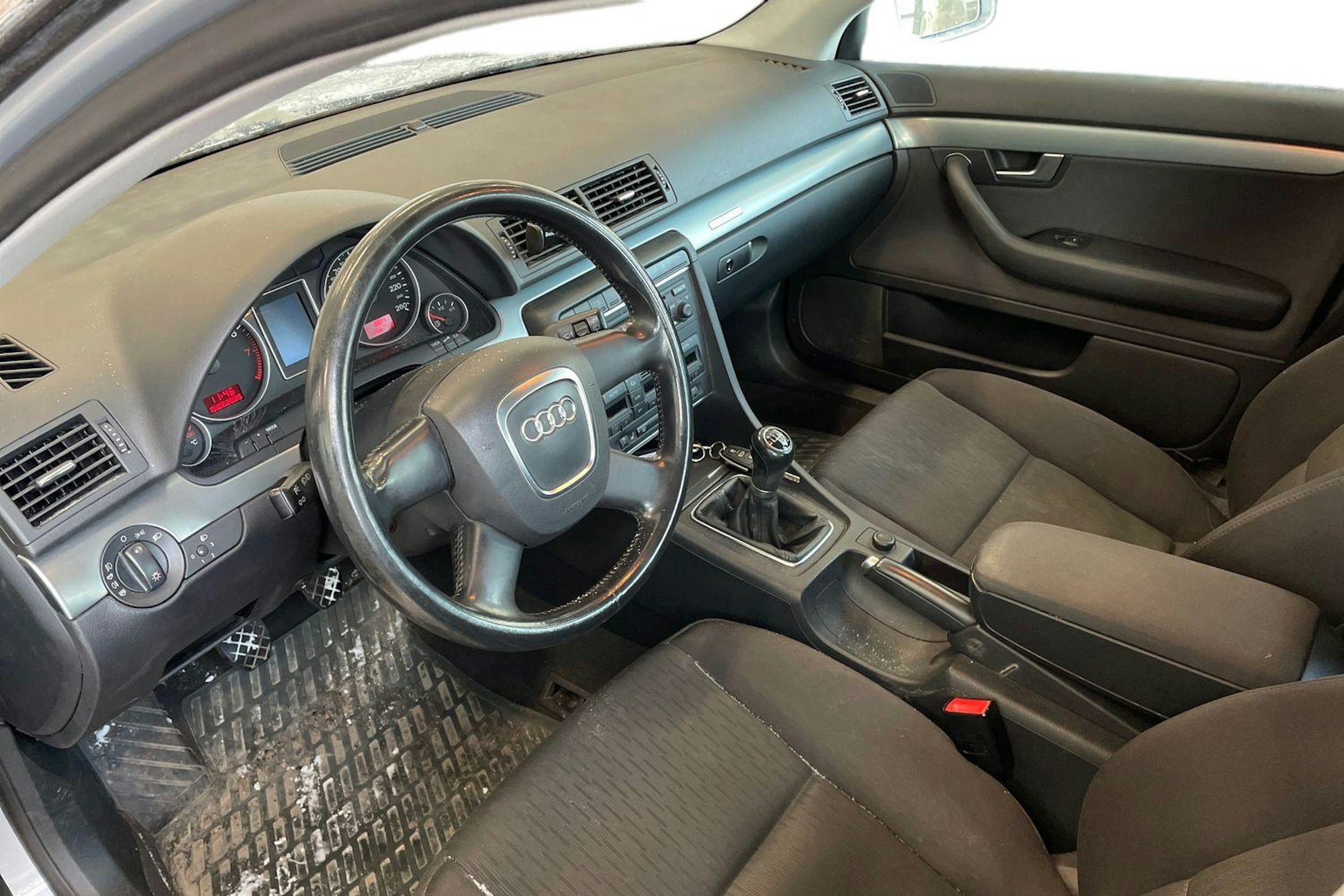 harmaa Audi A4 2005 kuva 3.