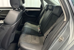 Harmaa Audi A4 2005 kuva 11.
