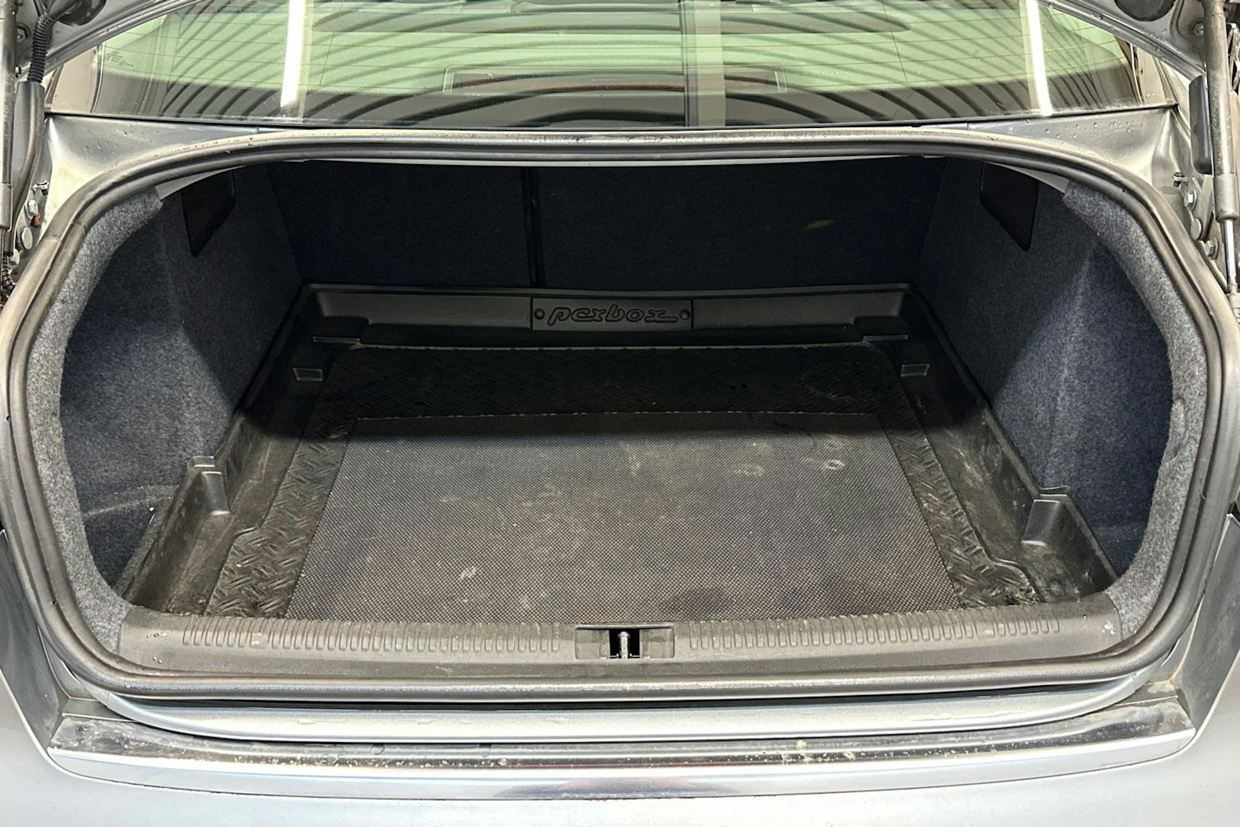 Harmaa Audi A4 2005 kuva 12.