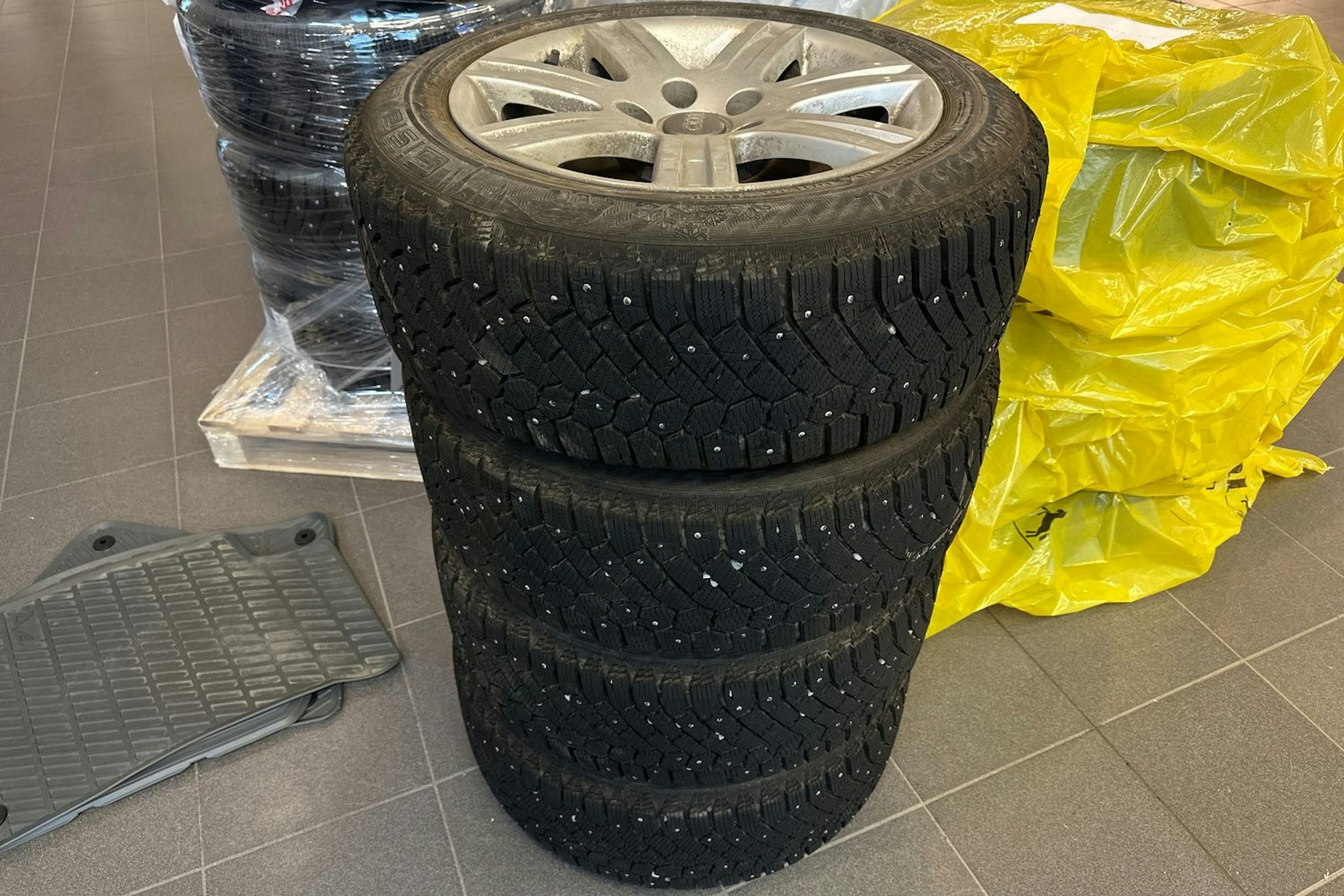 Harmaa Audi A4 2005 kuva 14.