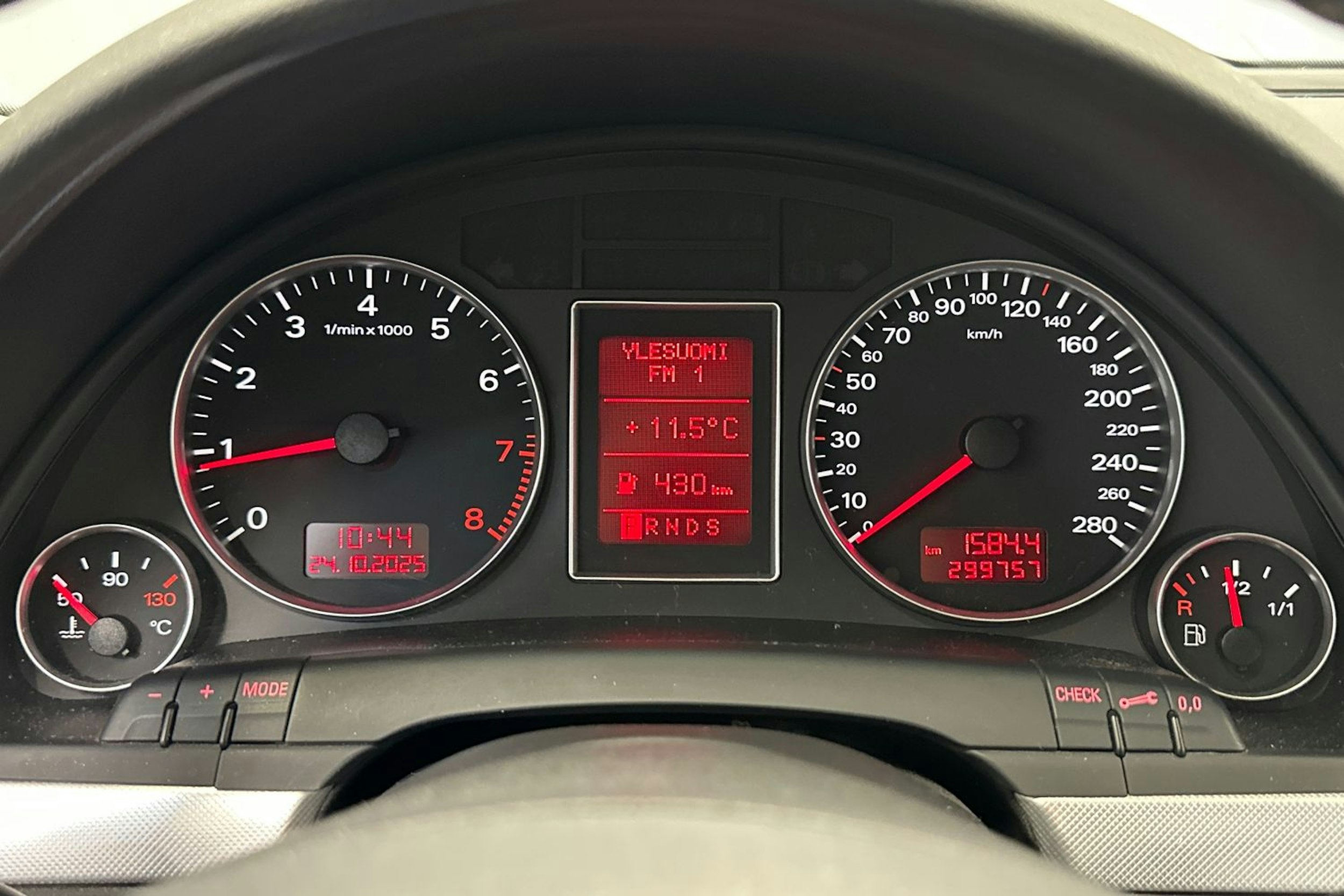 Harmaa Audi A4 2005 kuva 15.