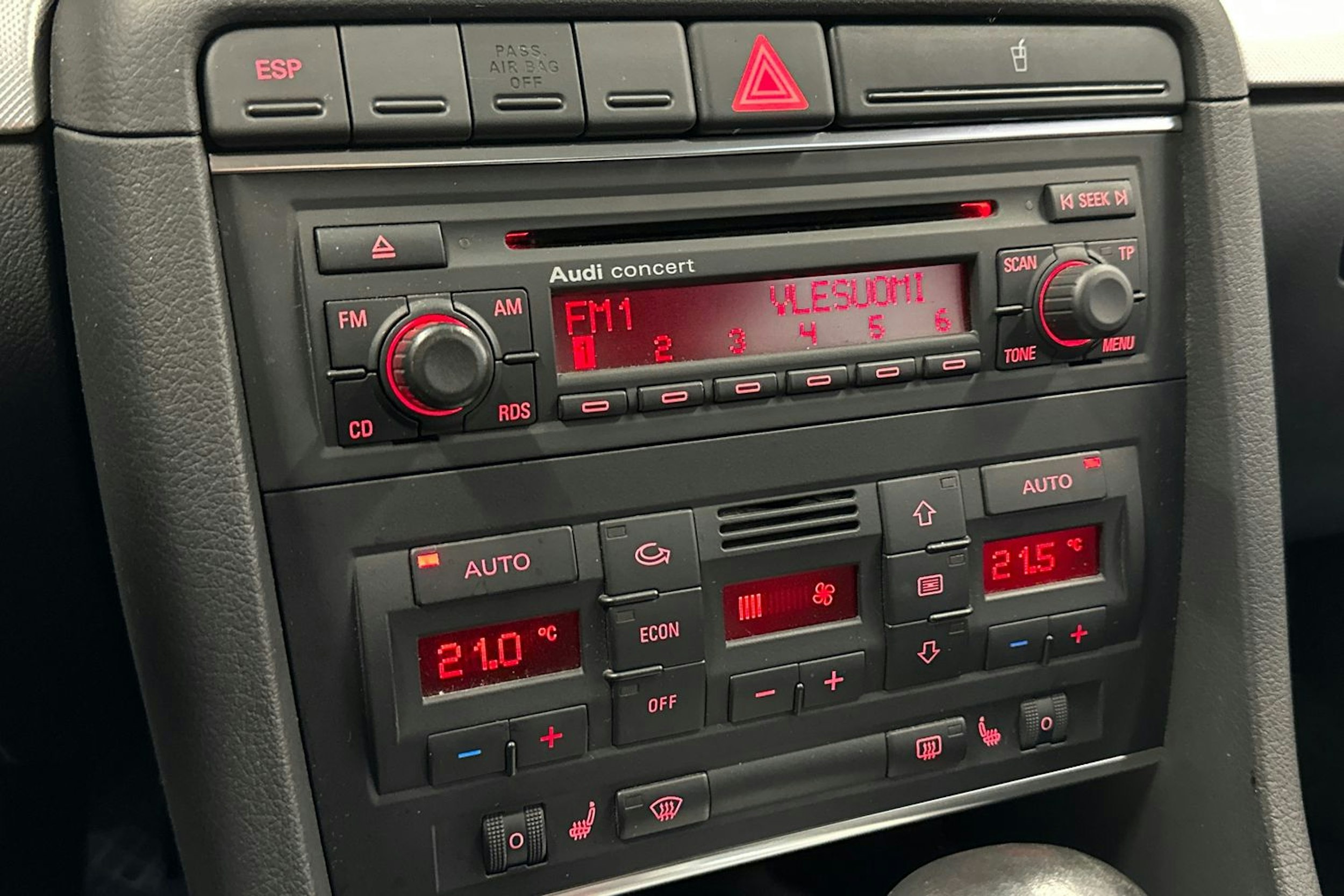 Harmaa Audi A4 2005 kuva 16.
