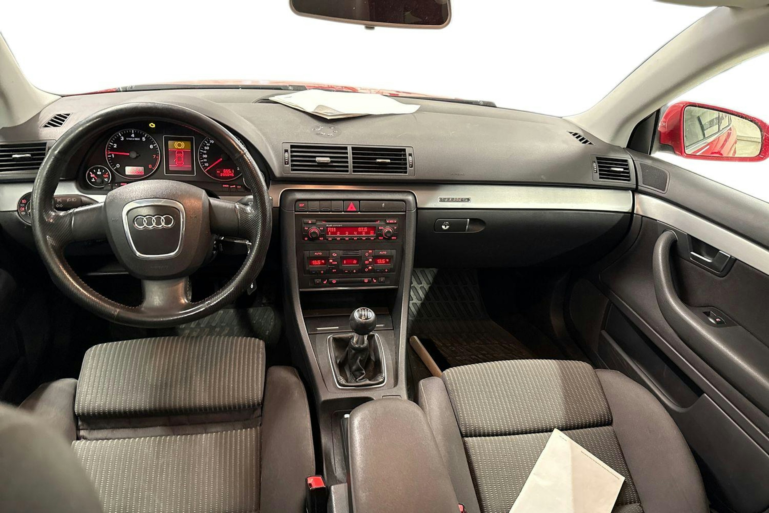 Punainen Audi A4 2006 kuva 7.
