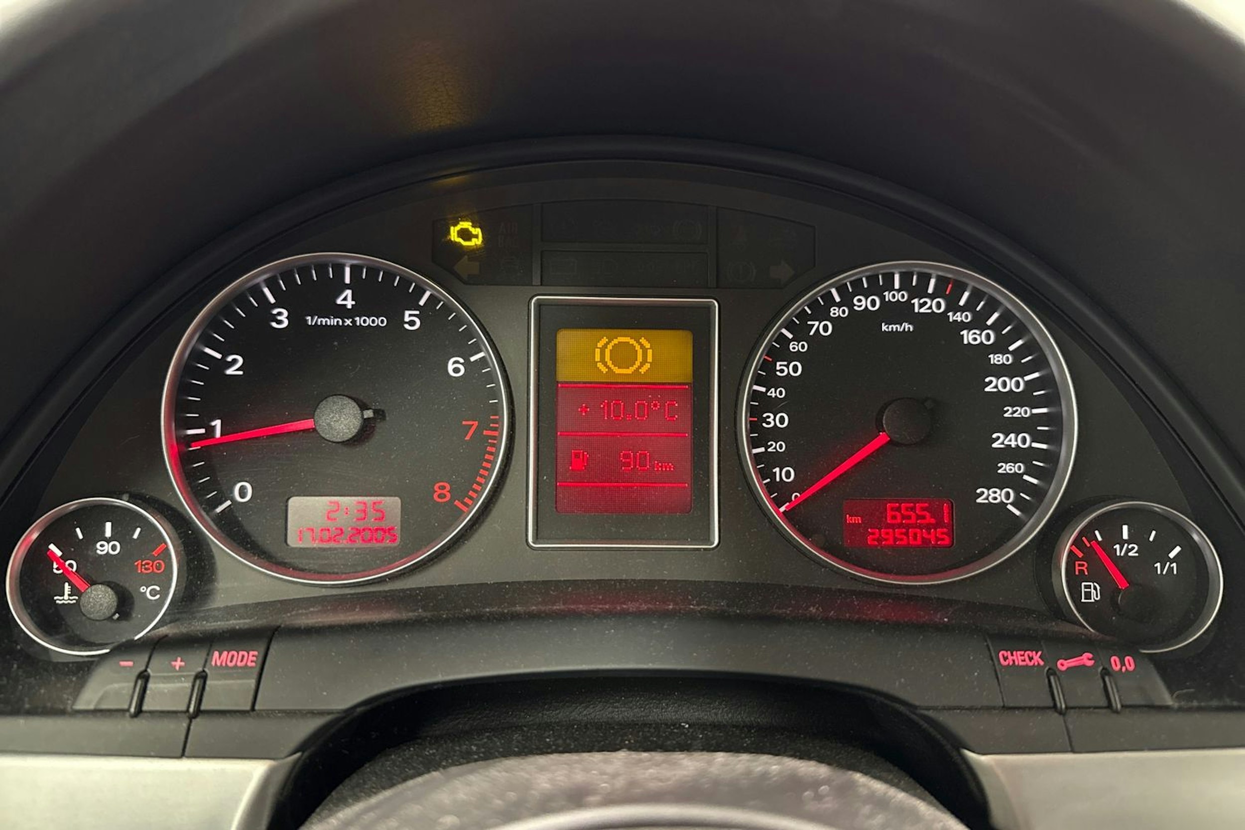 Punainen Audi A4 2006 kuva 13.