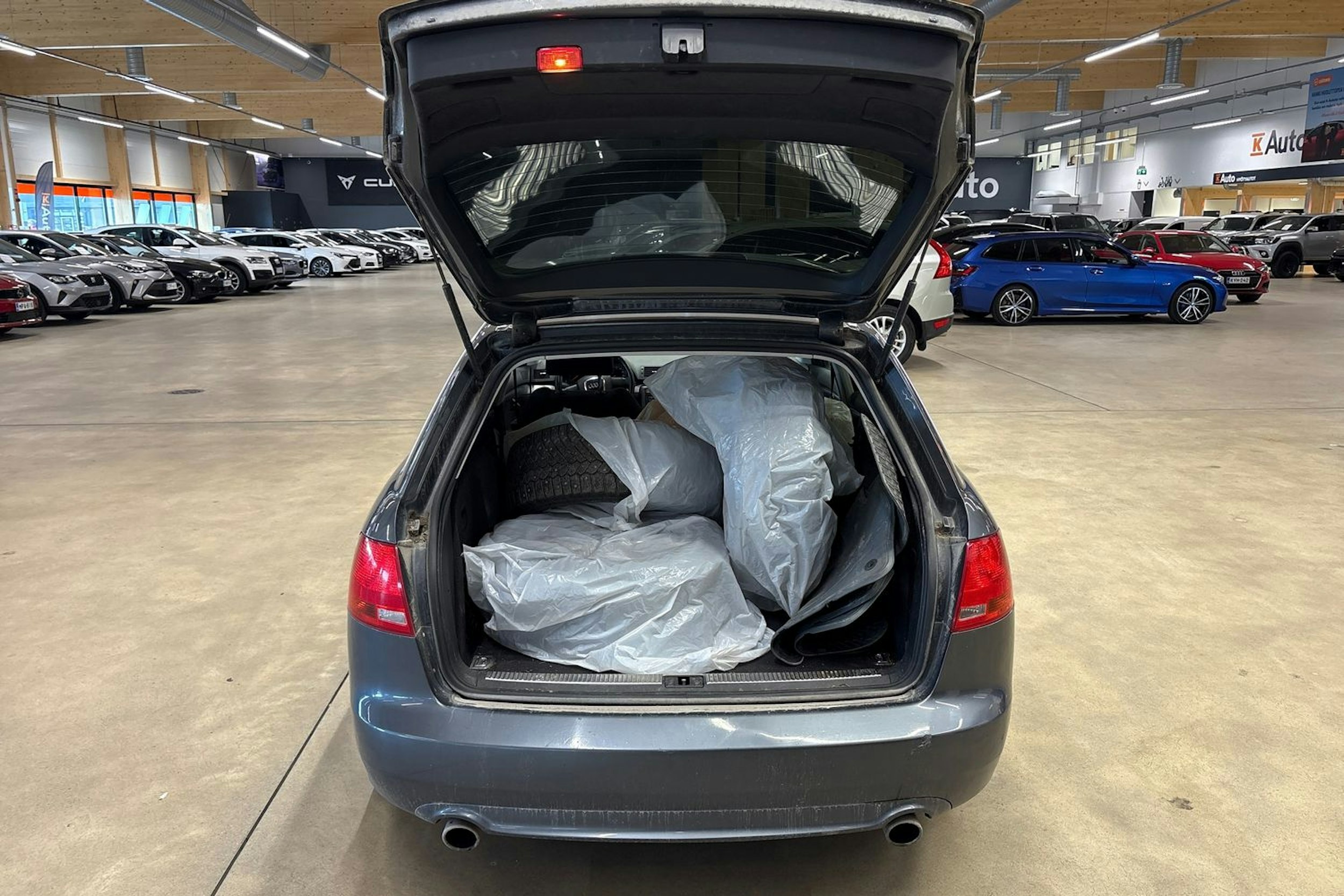 harmaa Audi A4 2006 kuva 18.
