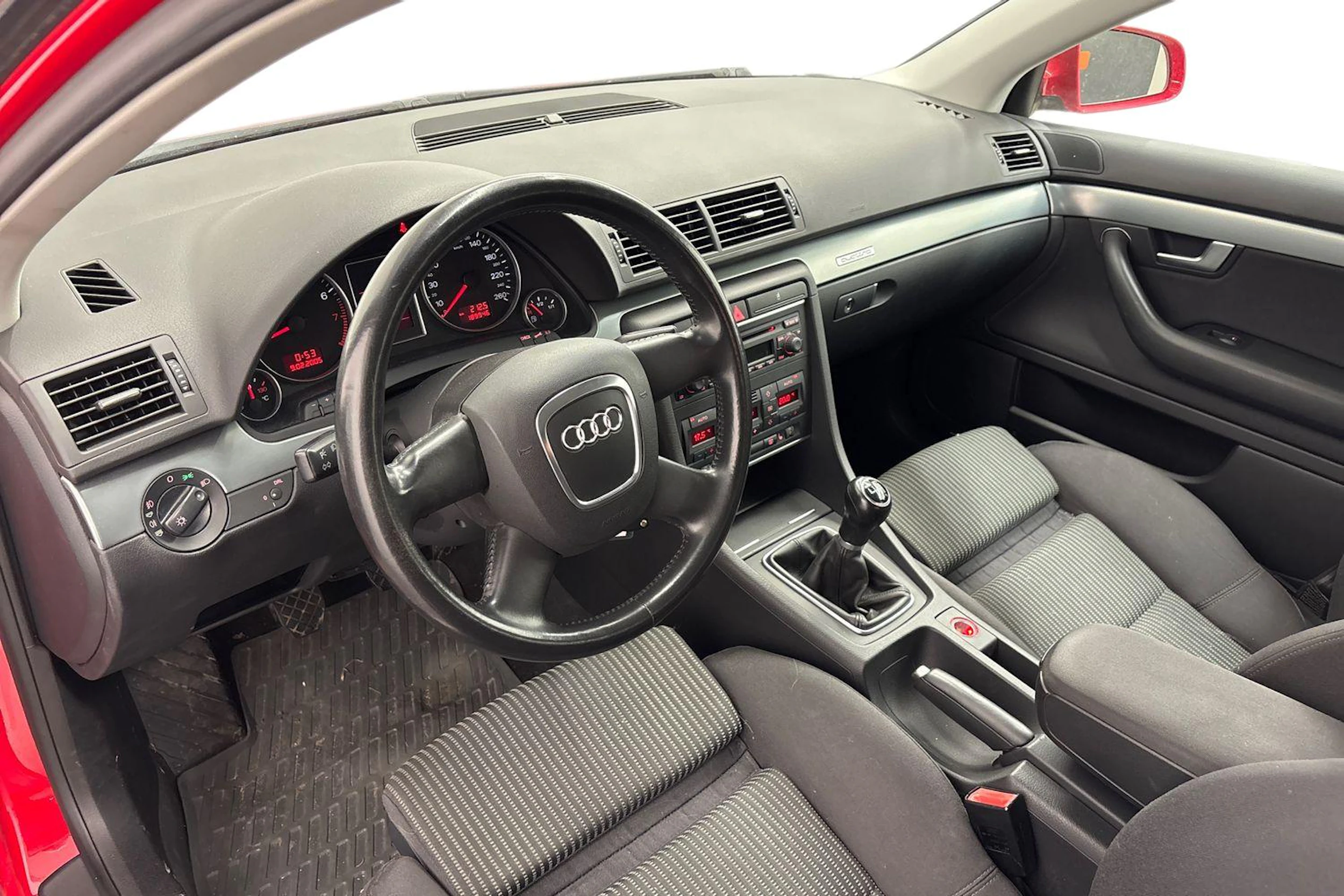 punainen Audi A4 2006 kuva 6.