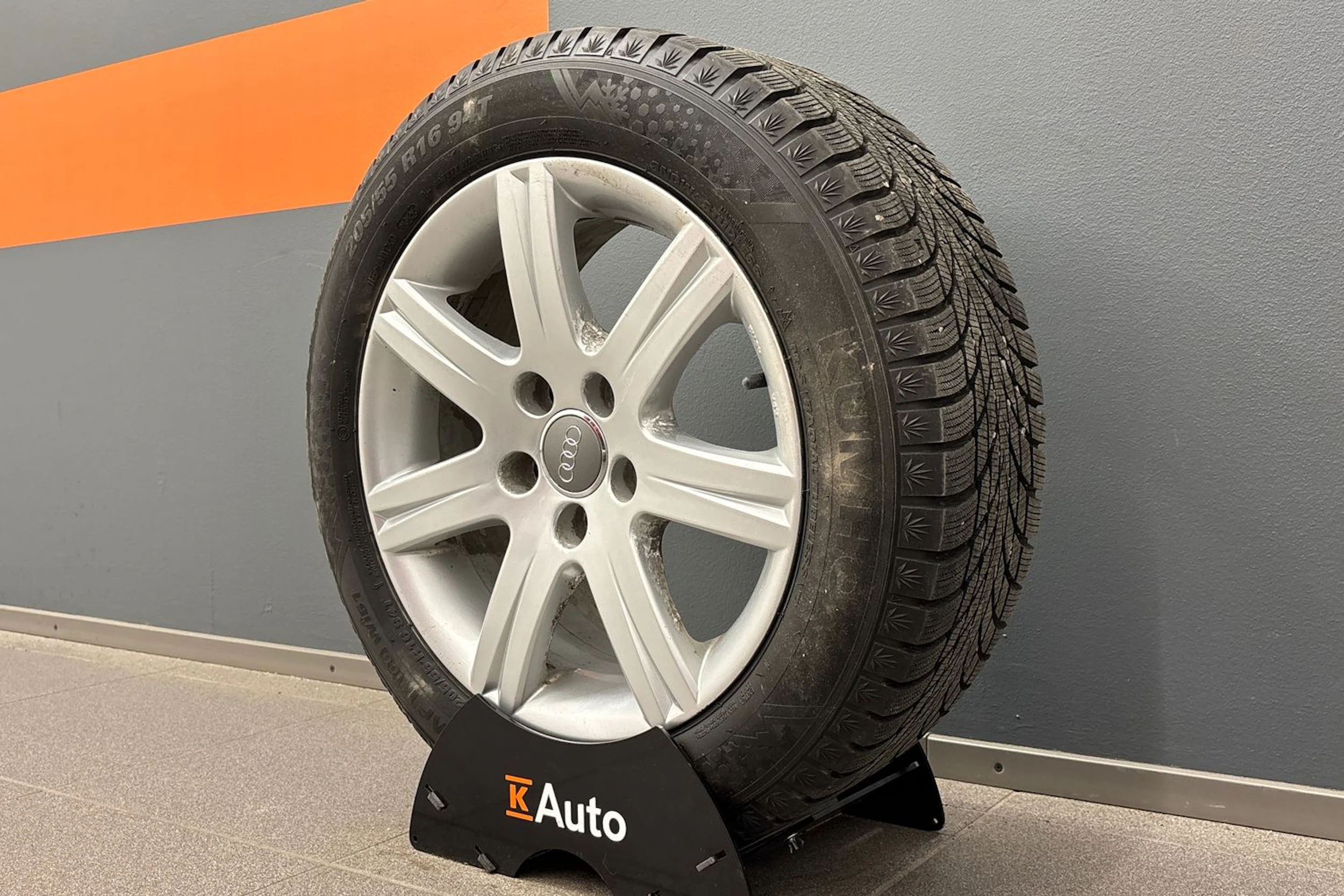 punainen Audi A4 2006 kuva 10.