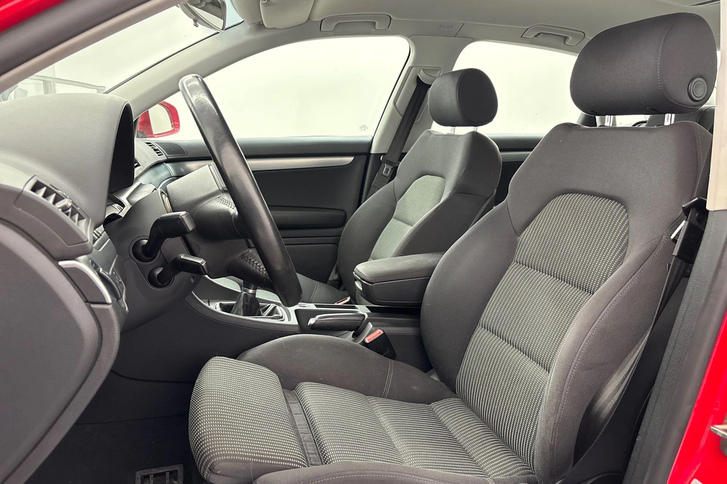 punainen Audi A4 2006 kuva 11.