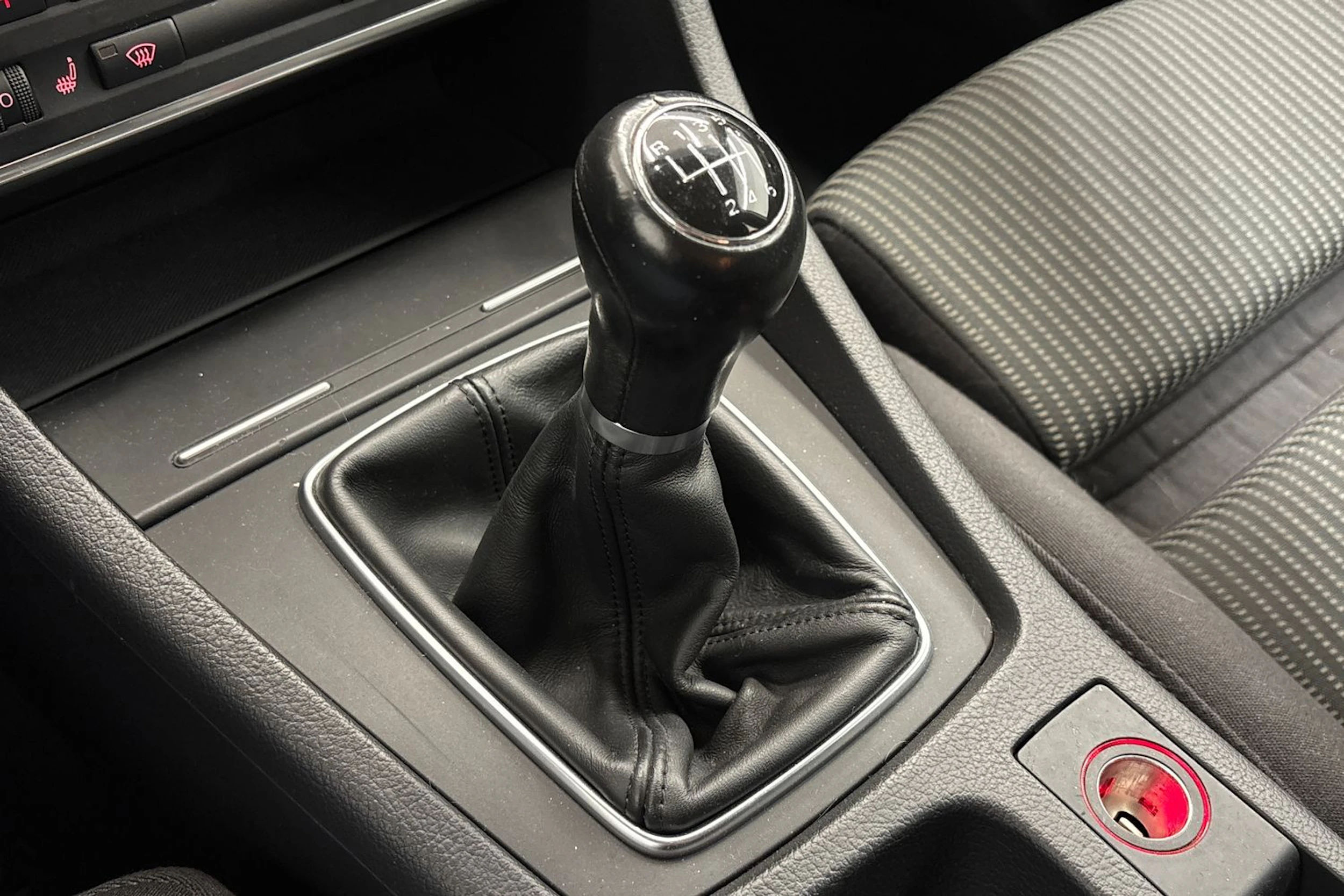 punainen Audi A4 2006 kuva 16.