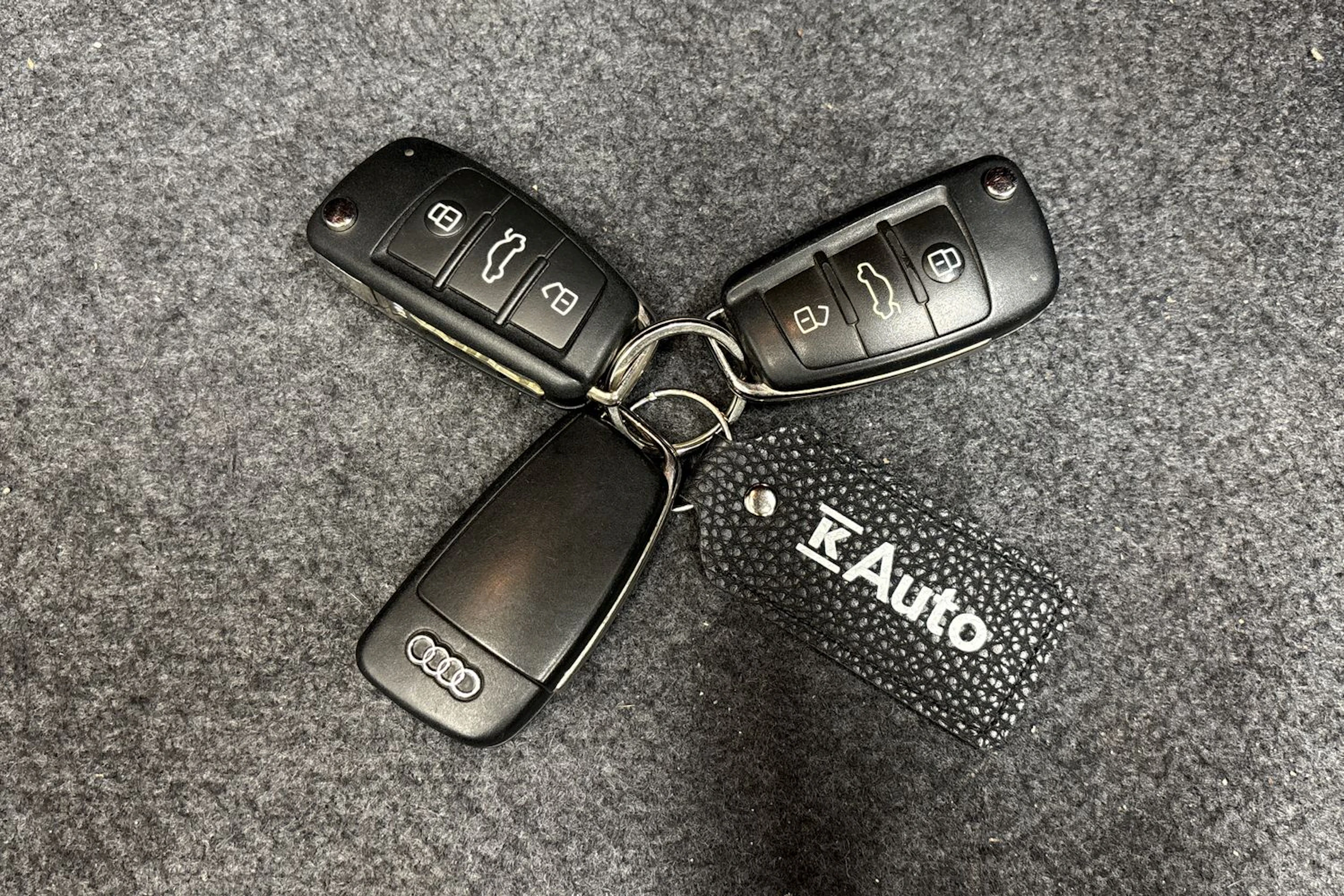 punainen Audi A4 2006 kuva 19.