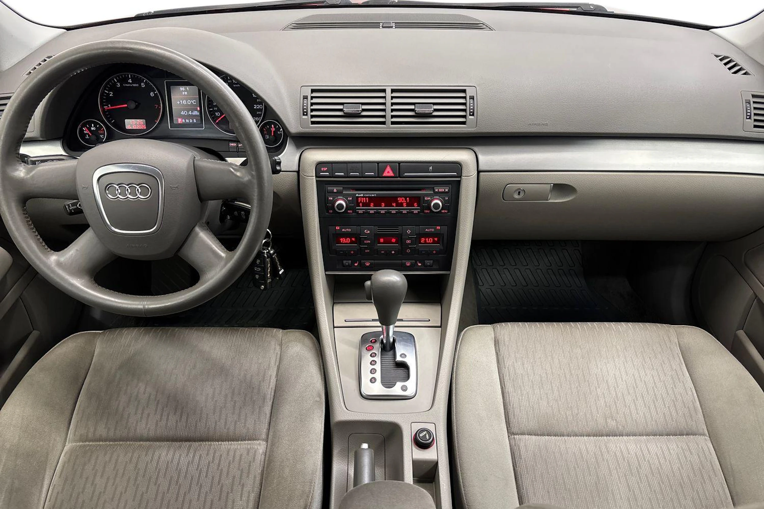 Punainen Audi A4 2006 kuva 7.