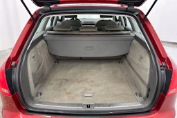 Punainen Audi A4 2006 kuva 10.
