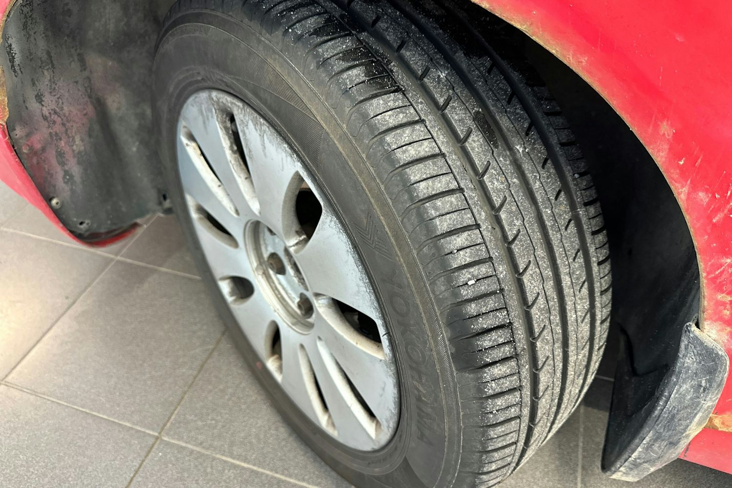 punainen Audi A4 2006 kuva 10.