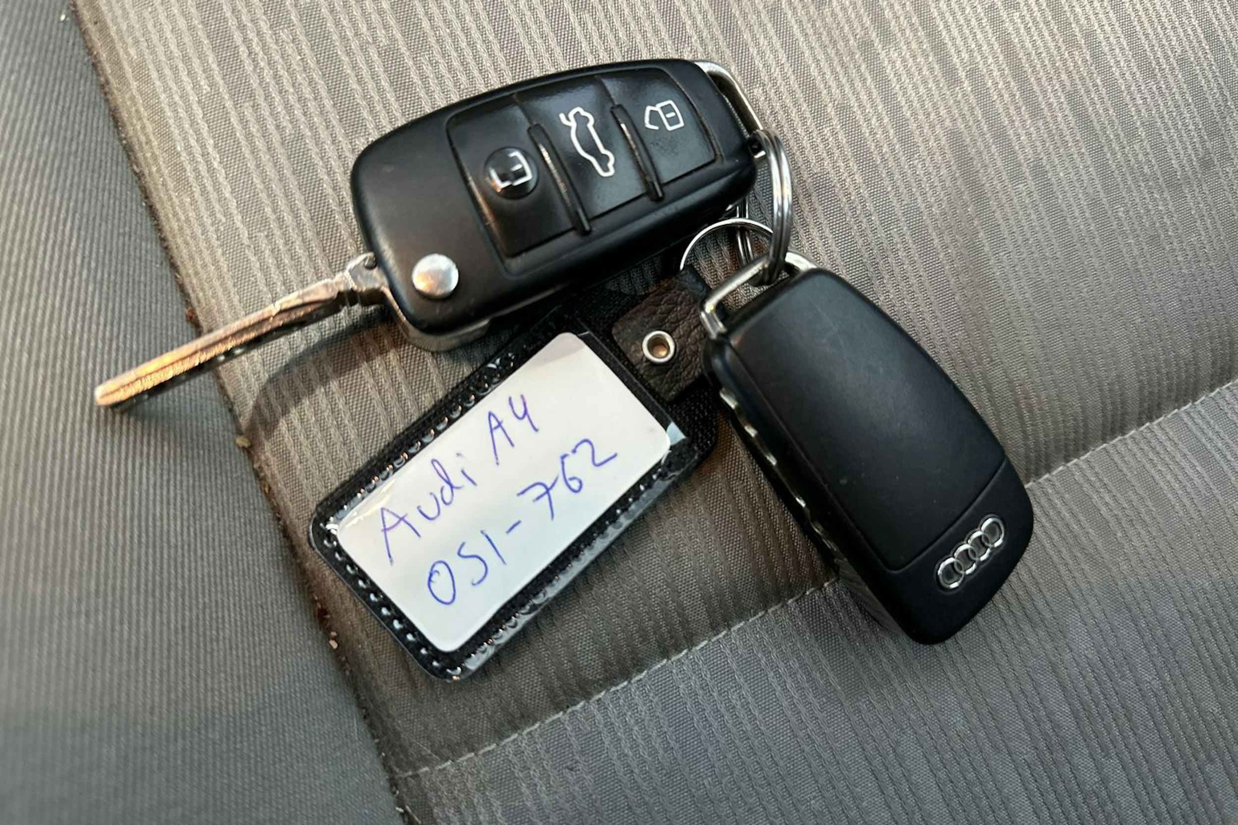 punainen Audi A4 2006 kuva 33.