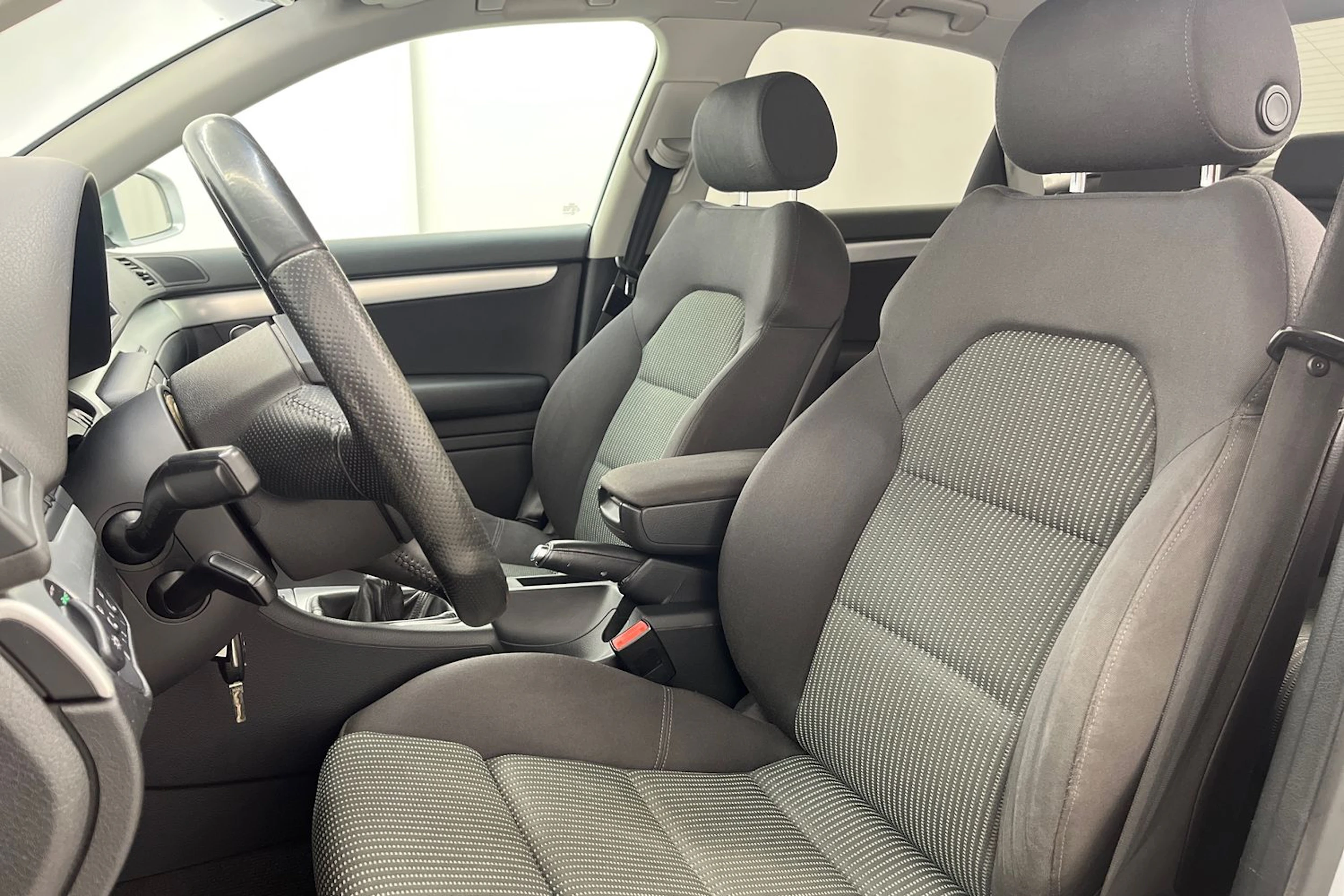 Hopea Audi A4 2007 kuva 12.