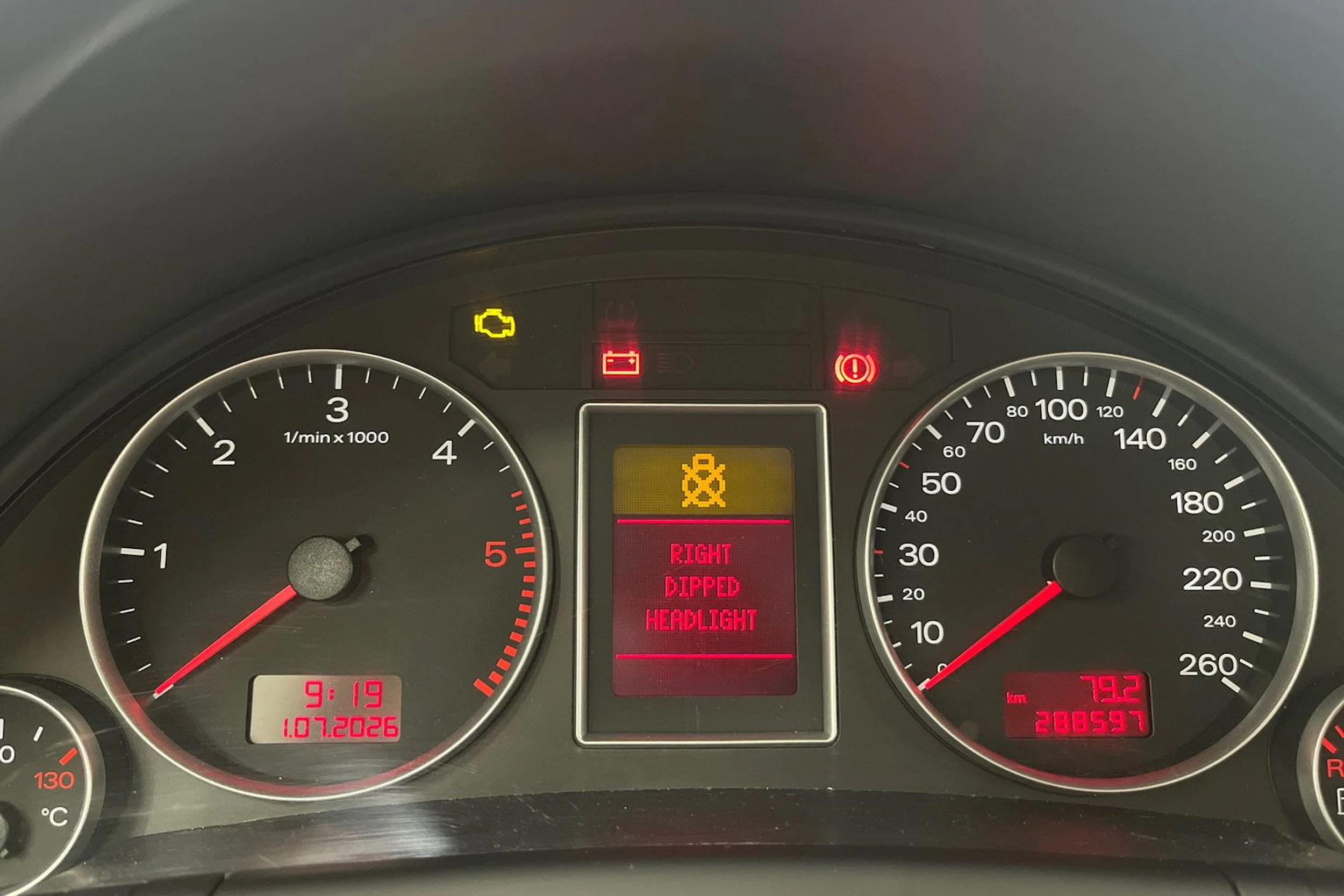 Hopea Audi A4 2007 kuva 13.