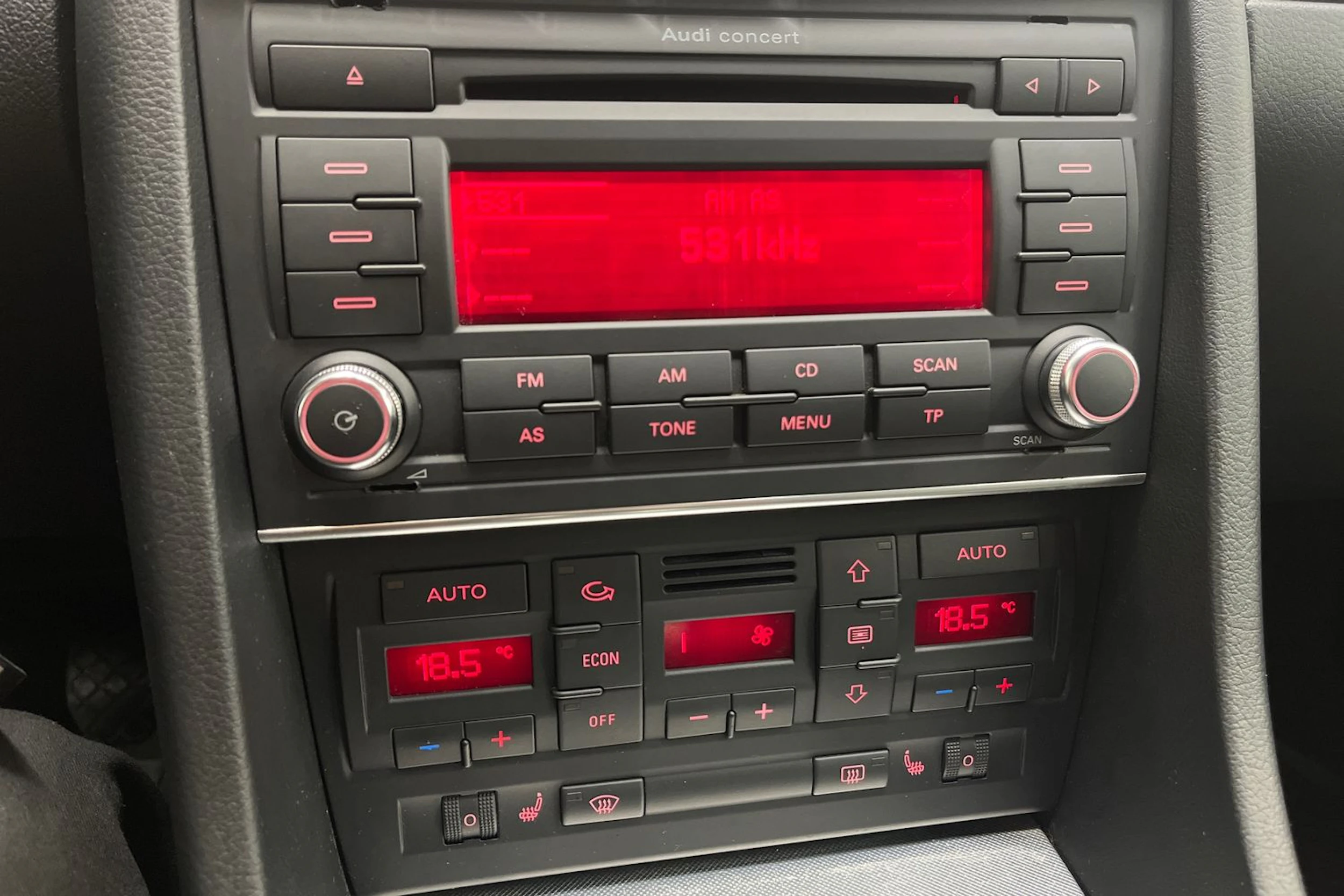 Hopea Audi A4 2007 kuva 16.